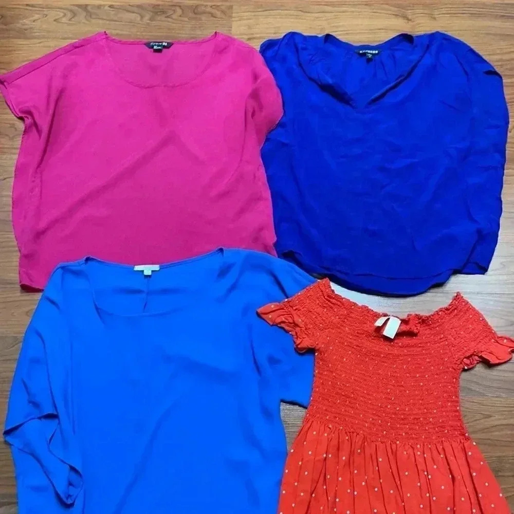 Women’s blouse bundle, size size small